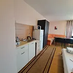 елка Apartmán