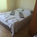 елка Apartmán