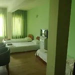 елка Apartmán