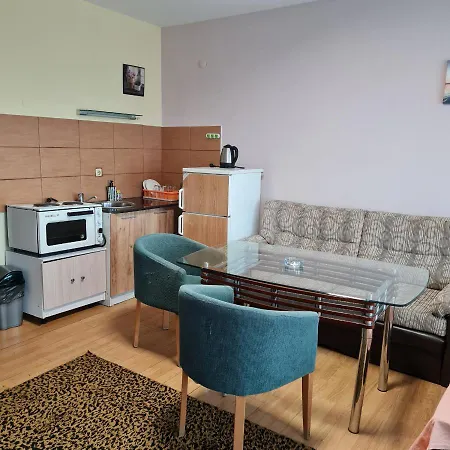 Apartman елка
