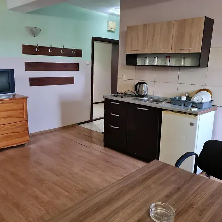 елка Apartman Burgasz