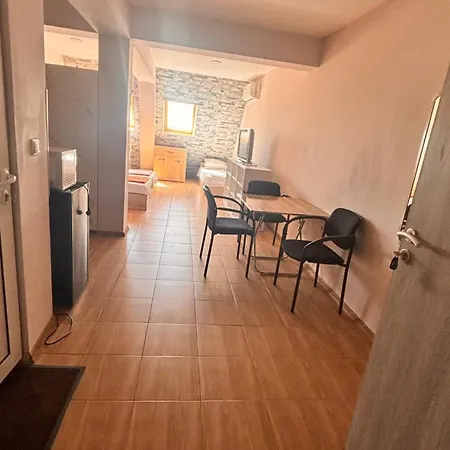 Apartman елка *