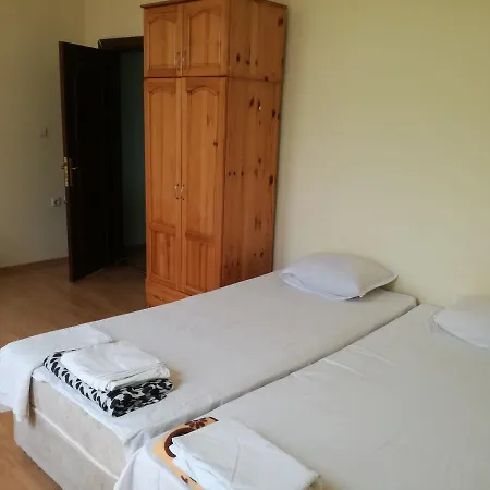 елка Apartment Burgas City