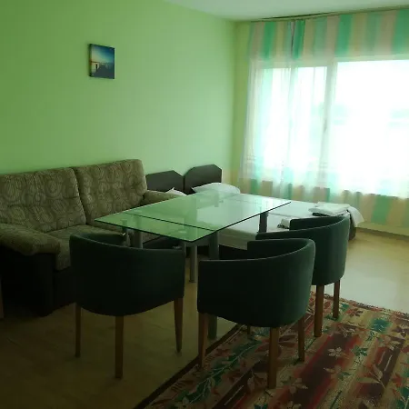 елка Apartman