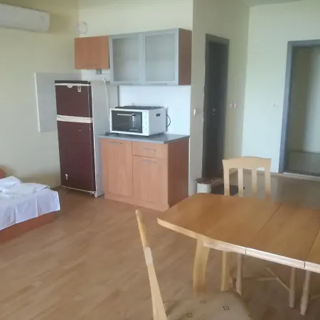 елка Apartment Burgas City
