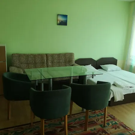 Apartman елка