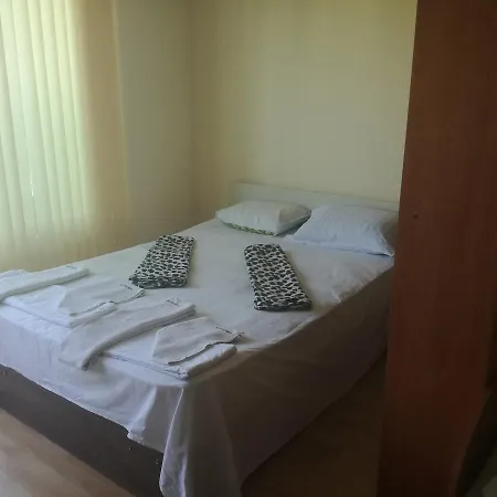 елка * Burgas City